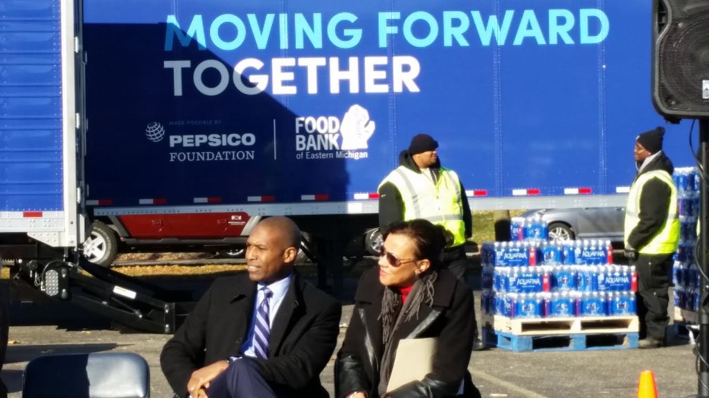 Mayor Helps Celebrate Official Opening of New Help Centers in Flint