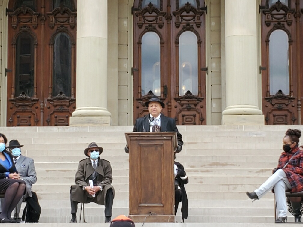 Mayor Sheldon Neeley helps lead coalition of Black mayors calling for an end to voter suppression efforts in Lansing