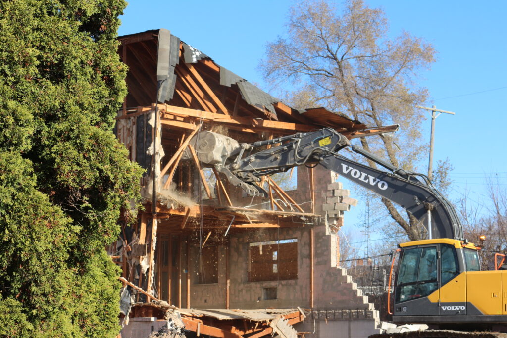 Mayor Neeley Applauds Efforts of Deb Cherry and Others in Long-Awaited Demolition of Ballenger Manor Apartments